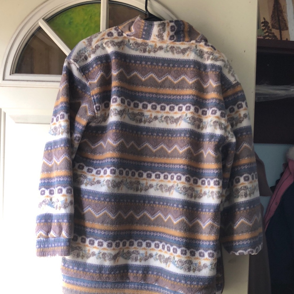 Cozy Patterned Jacket - Picture 2 of 3